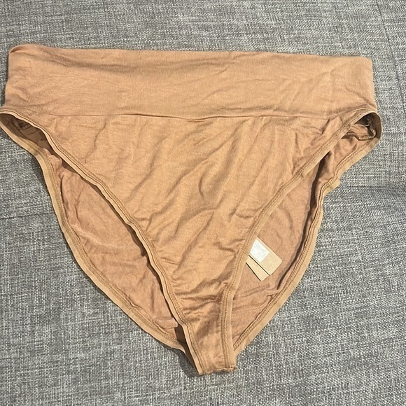 Skims Soft High Rise Panty - Picture 6 of 8